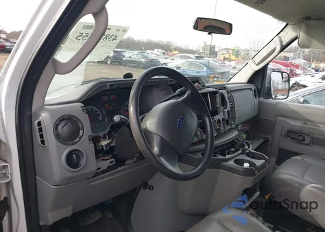 2010 Ford E-350 Super Duty Xl/Xlt z USA, uszkodzony, nr VIN 1FBNE3BLXADA34235